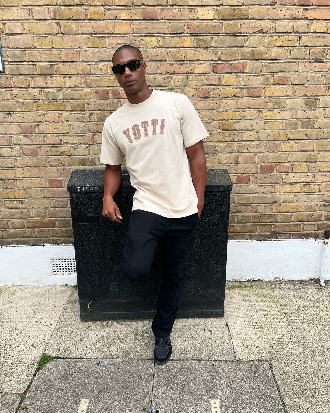 Appliqué - T Shirt / Mocha