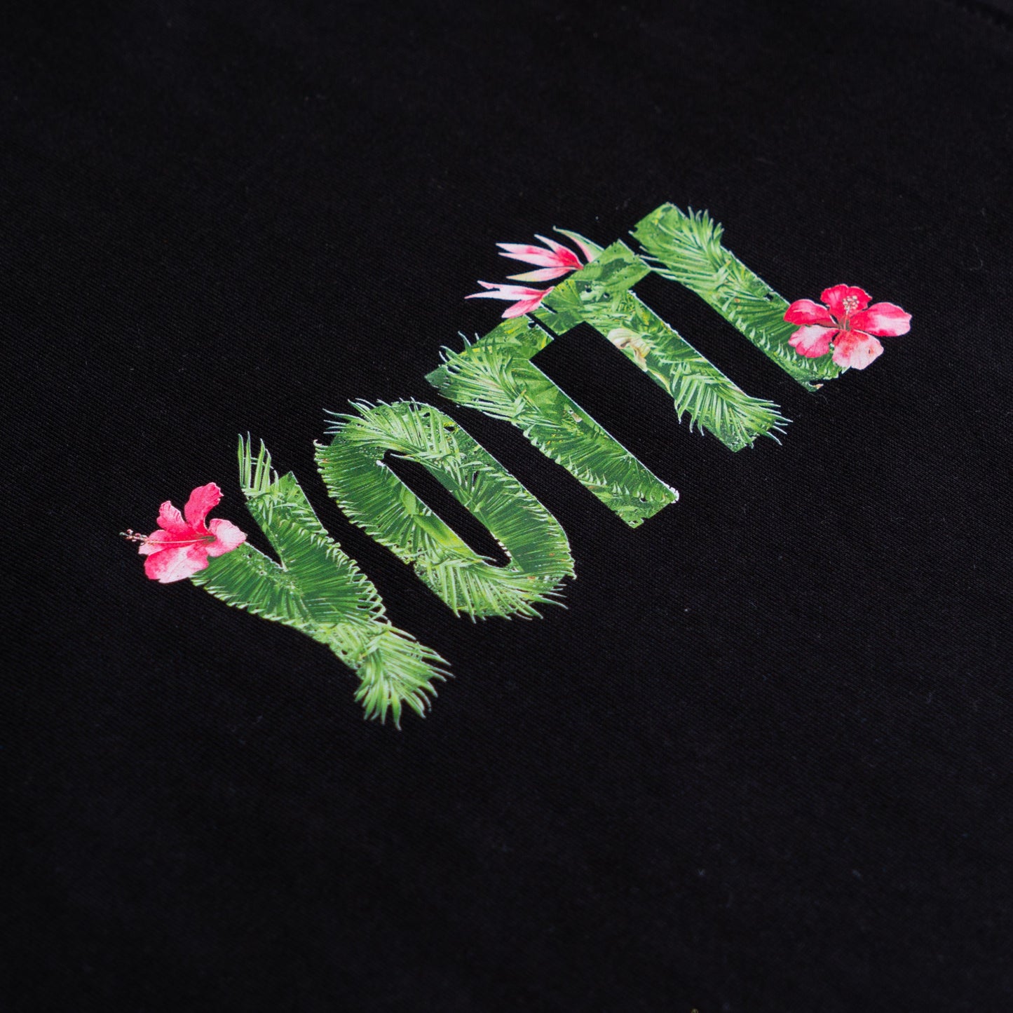 "FOLIAGE" OVERSIZED TEE