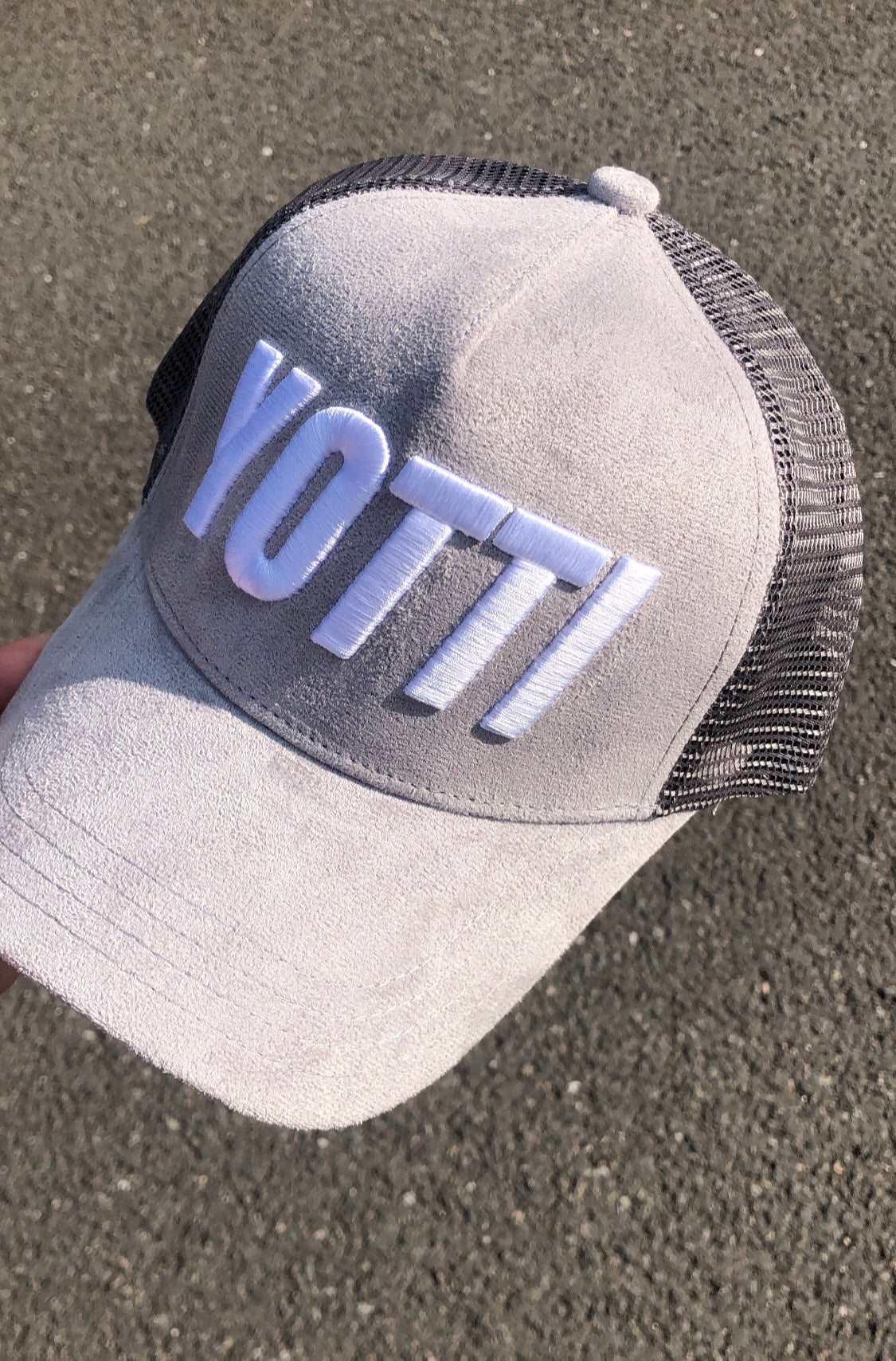 Yotti Logo Trucker | Grey Suede