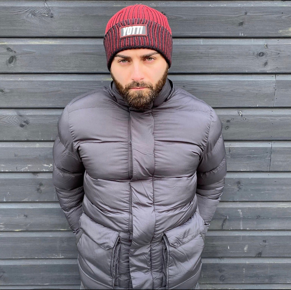 Chunky Knit Beanie - Burgundy/Black