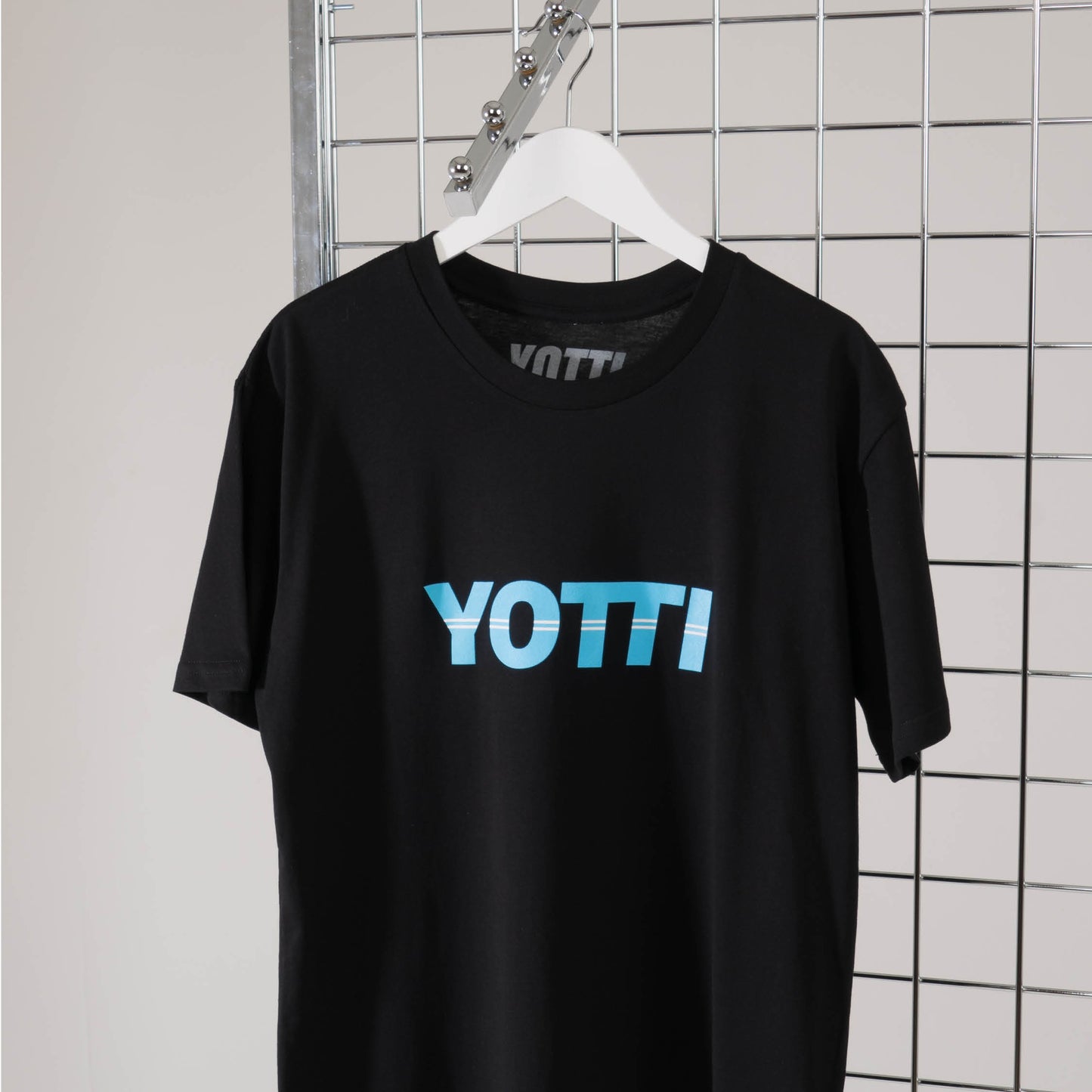 Yotti Racer Tee | Black/Cyan